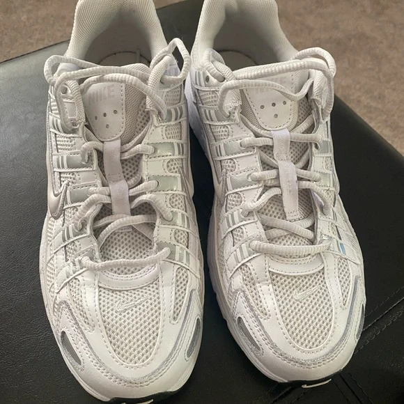 Boys 7Y Nike P6000 sneakers - Picture 2 of 6